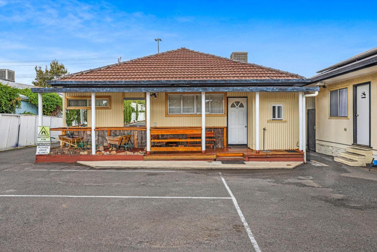 Tamworth Lodge Motel Екстер'єр фото