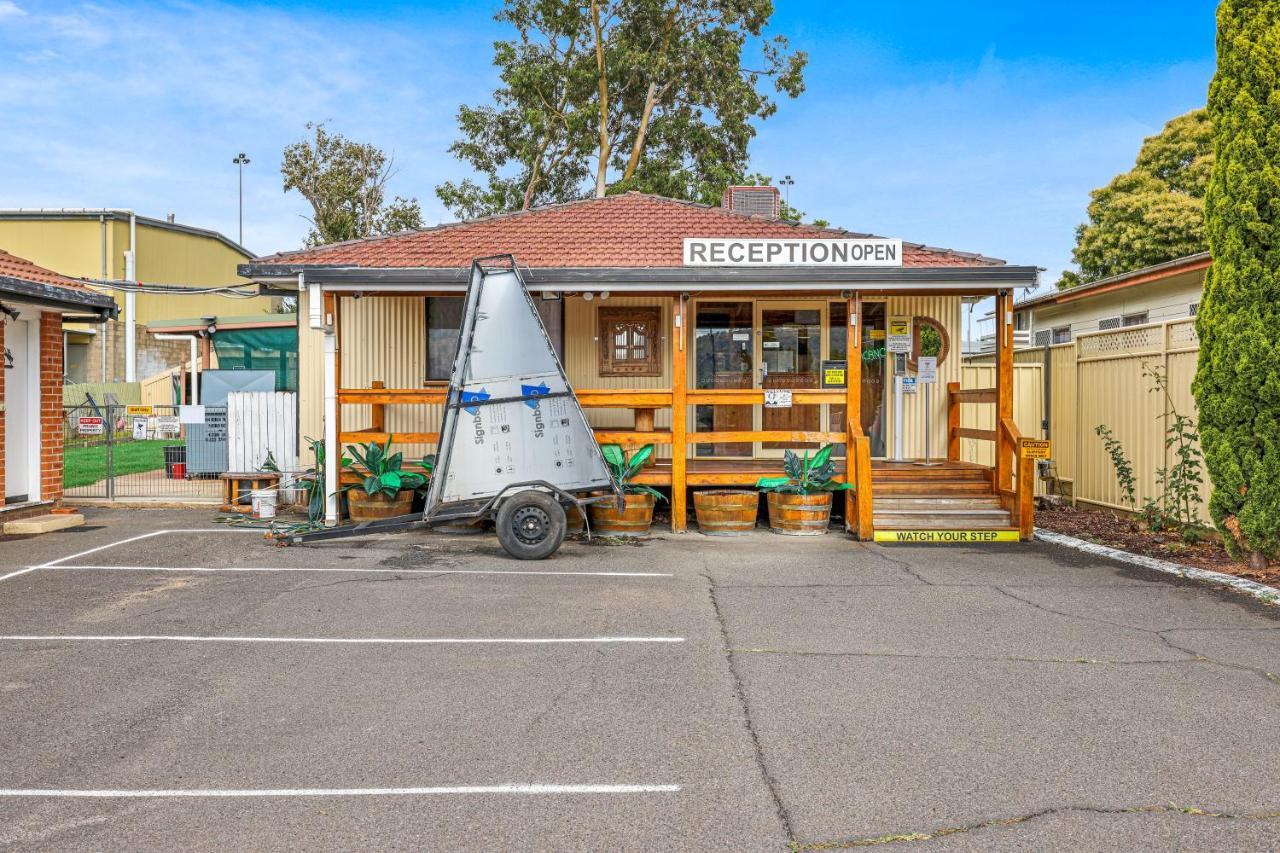 Tamworth Lodge Motel Екстер'єр фото