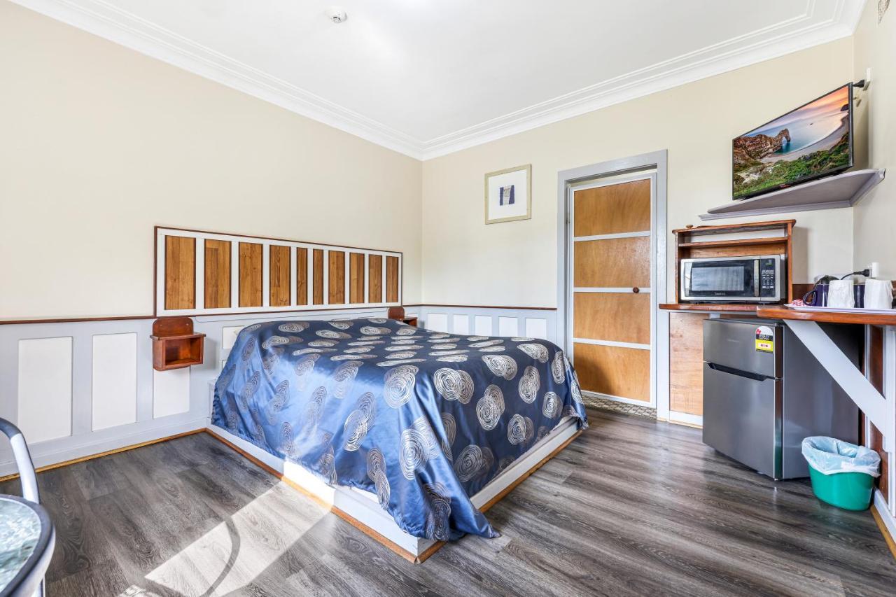 Tamworth Lodge Motel Екстер'єр фото