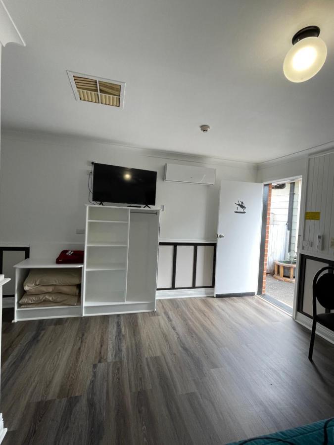 Tamworth Lodge Motel Екстер'єр фото